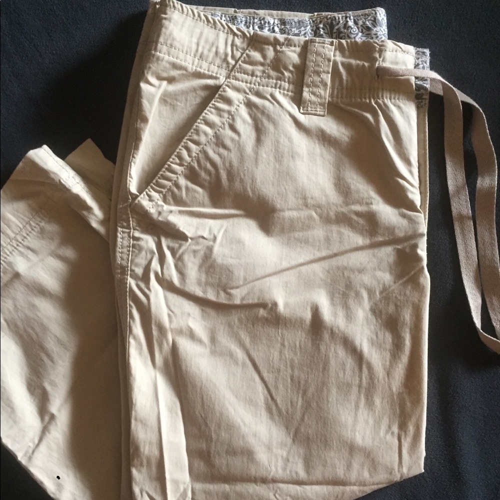 Eddie Bauer Khaki Capris